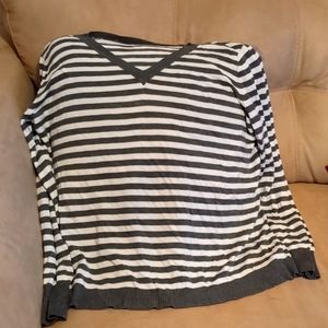 Women's plus size Grey and white sweater